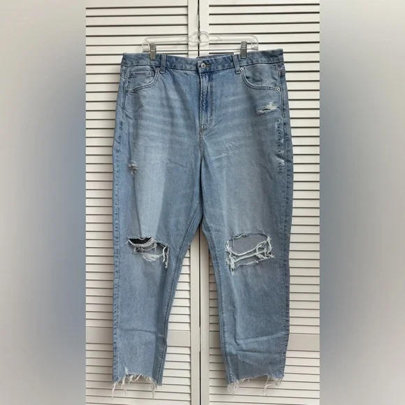 American Eagle Women’s Strigid Curvy Ripped Mom Jeans, Multiple Plus Sizes, NWT - Picture 5 of 12